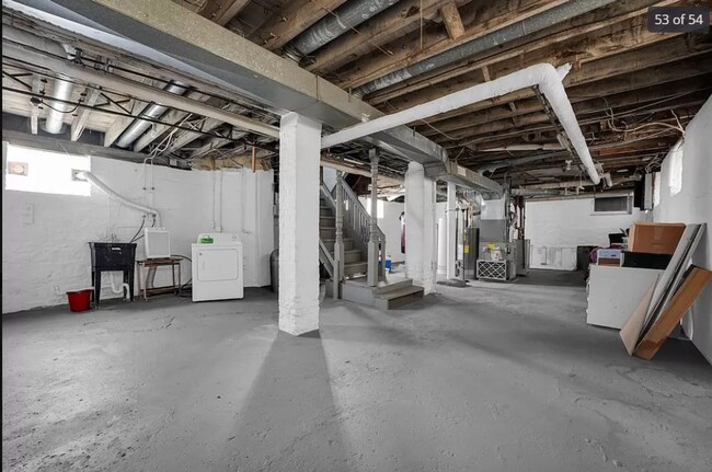 Building Photo - Renovated - 3 Bedroom Duplex