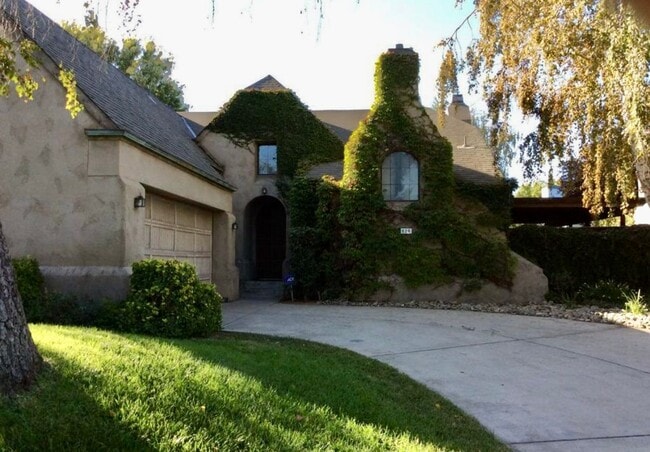 Building Photo - Nice Family Home in Quiet Neighborhood formally known as the French Collection Homes