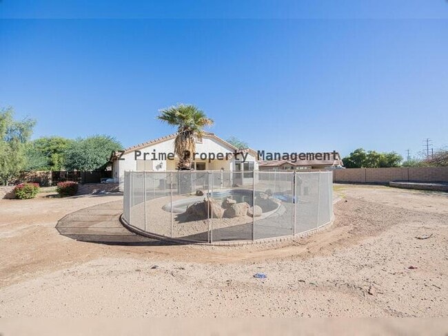 Building Photo - 2419 W Darrow St