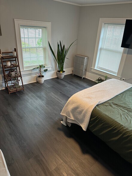 Bedroom 1 - 14 Central St
