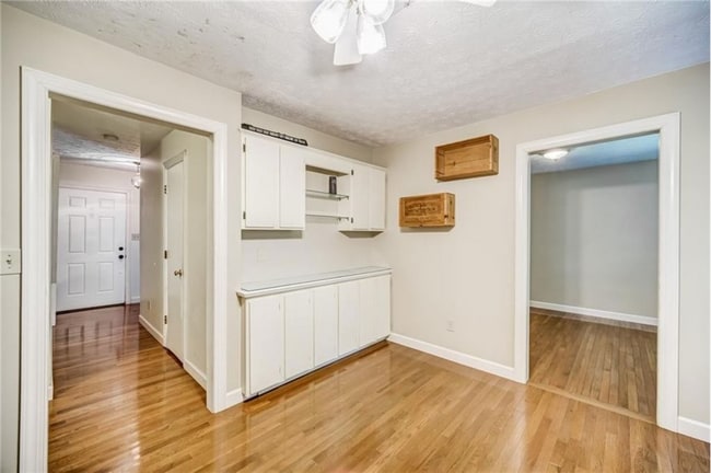 Building Photo - 10385 Rillridge Ct