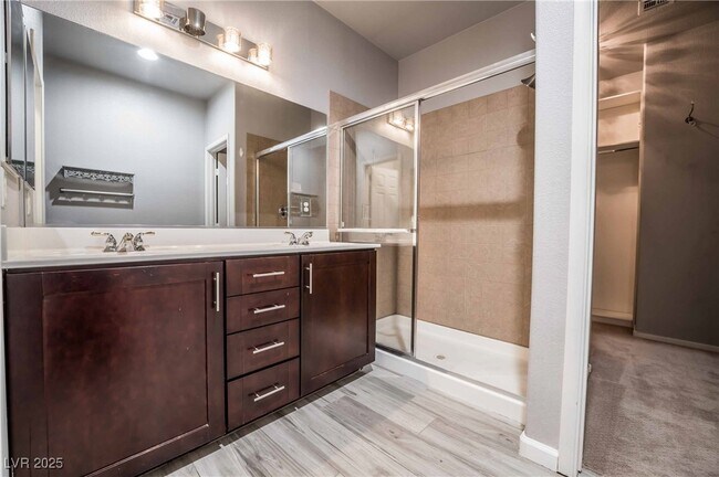 Building Photo - 5994 Attavilla Dr