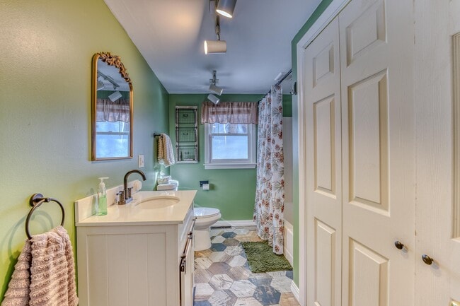 Building Photo - 28 Jodo Way