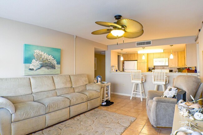 Building Photo - Stunning Fort Myers Condo with Water View!