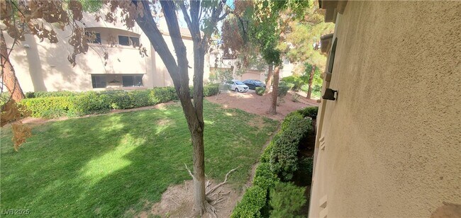 Building Photo - 2050 W Warm Springs Rd