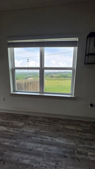 Building Photo - 8340 Mimi Ln