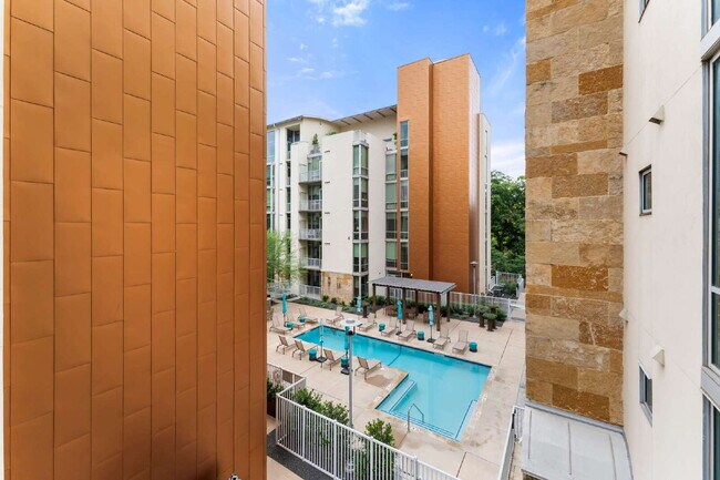 Building Photo - Sophisticated Living on Barton Springs