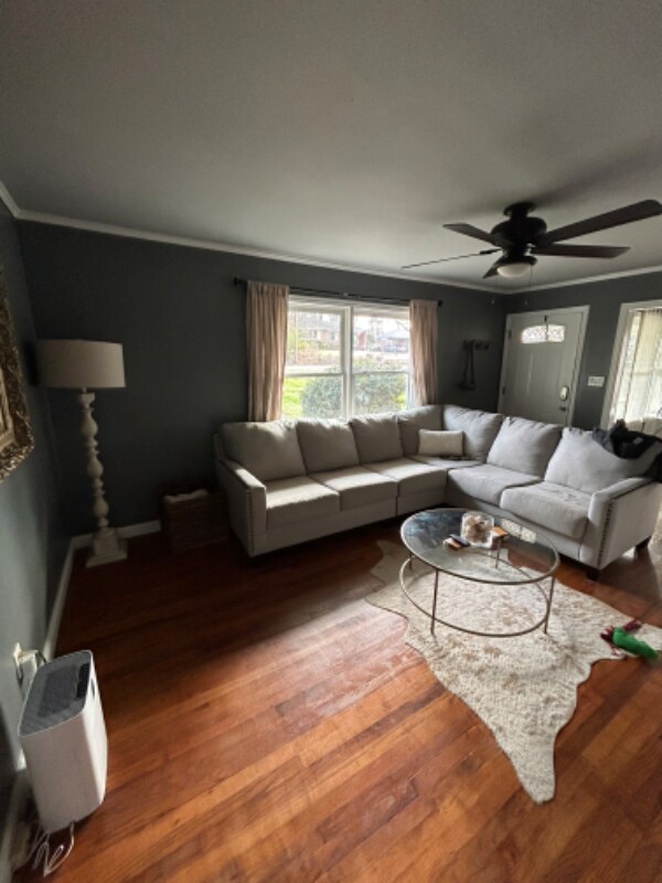 Building Photo - 2103 Clearwater Dr SE