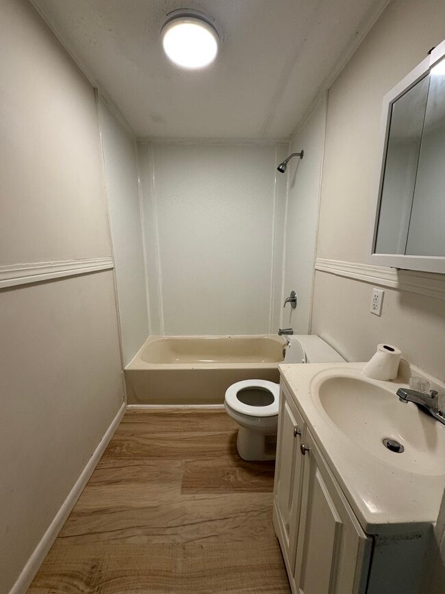 Building Photo - Renovated 3/1 House in North Rome- $1,195