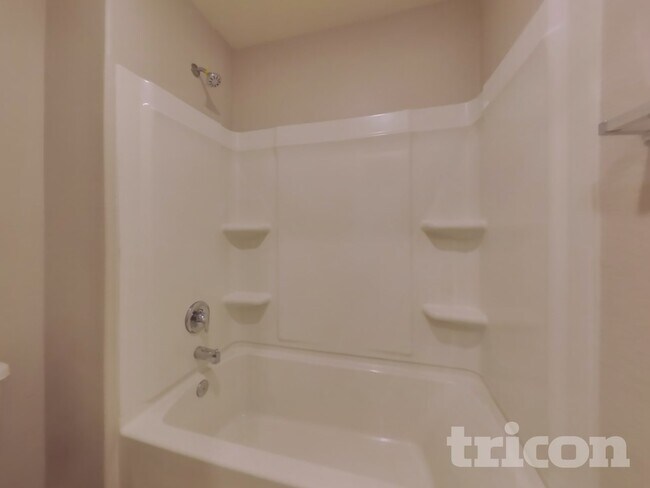 Building Photo - 23112 Shakespeare Dr