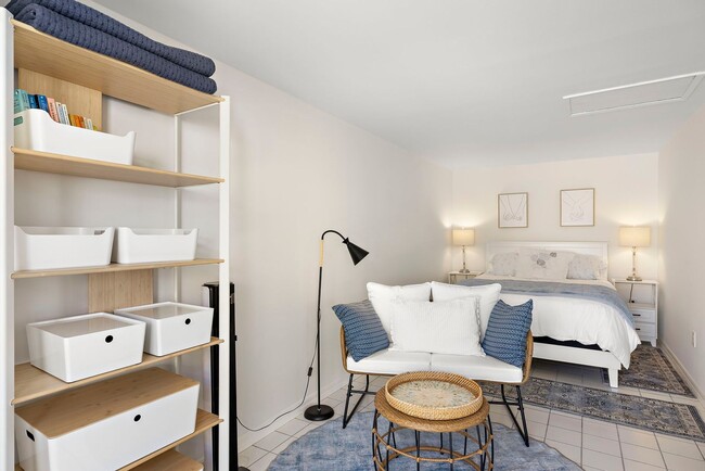 Building Photo - Laguna Village Furnished Rental