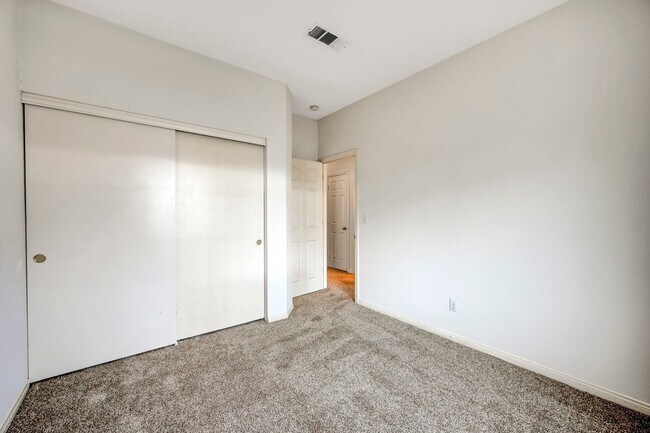 Building Photo - Beautiful Summerlin Hills Two Story 4 Bedr...