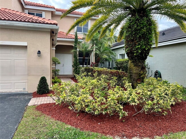 Building Photo - Tupelo Way, Weston, FL 33327 - 4 BR 2.5 BA single-family home