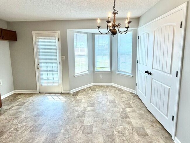 Building Photo - Cordova 3 Bedroom 2 Bath Home Available Now!