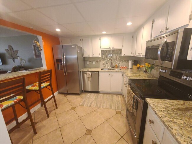 Building Photo - 255 Dolphin Point