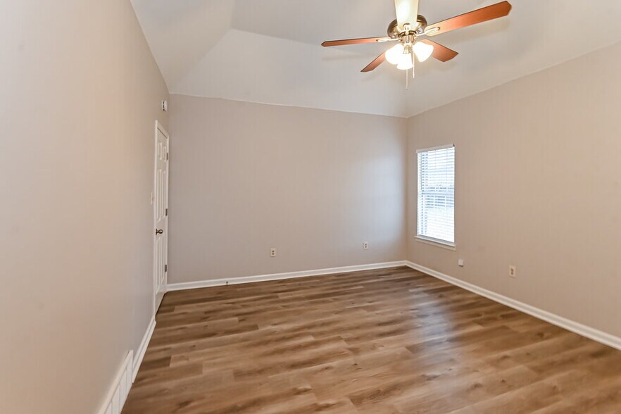 Building Photo - 7376 Wendy Way