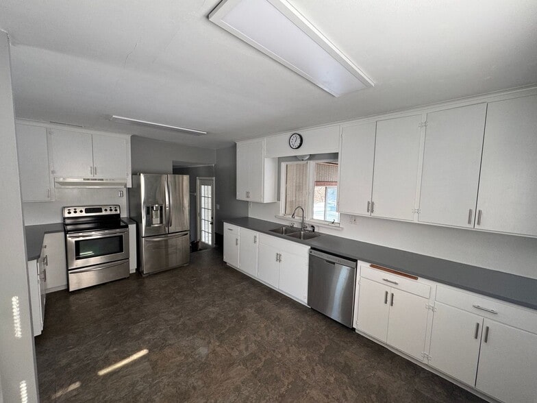 Building Photo - 3482 Sioux Dr