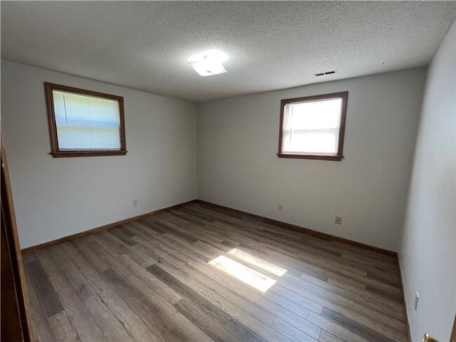 Building Photo - 779 S Main St