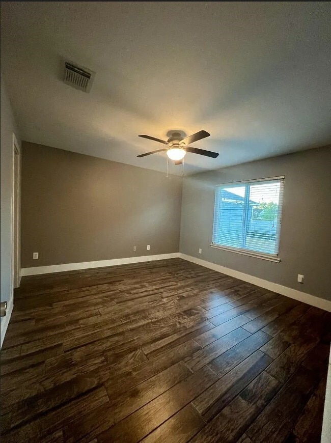 Building Photo - 6807 Kingwood Glen Dr