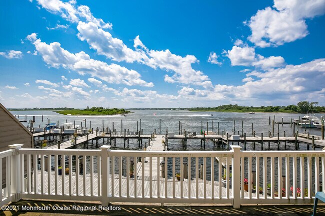 Building Photo - 1332 Ocean Ave