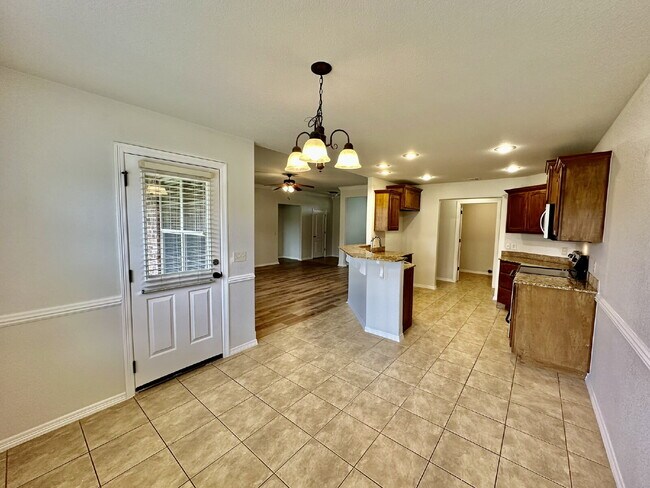 Building Photo - 441 Sorrento Dr