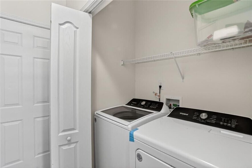 Building Photo - 230 Valley Xing