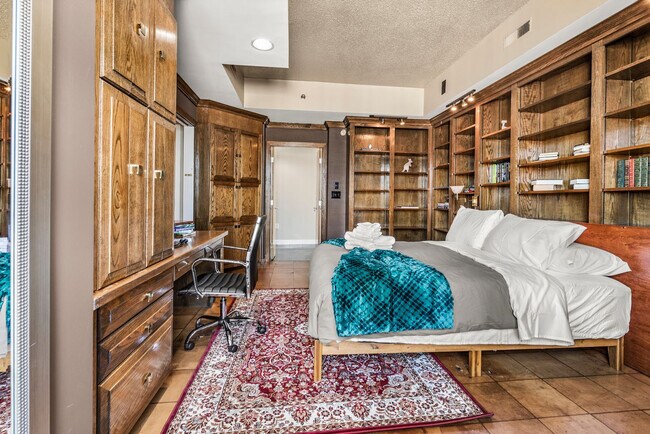 Building Photo - 275 U.S. 20-SI ID1240408P