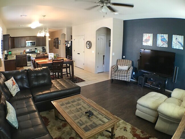 Building Photo - Sandstone Ranch Estates 4 Bed/2Bath with Refrig A/C