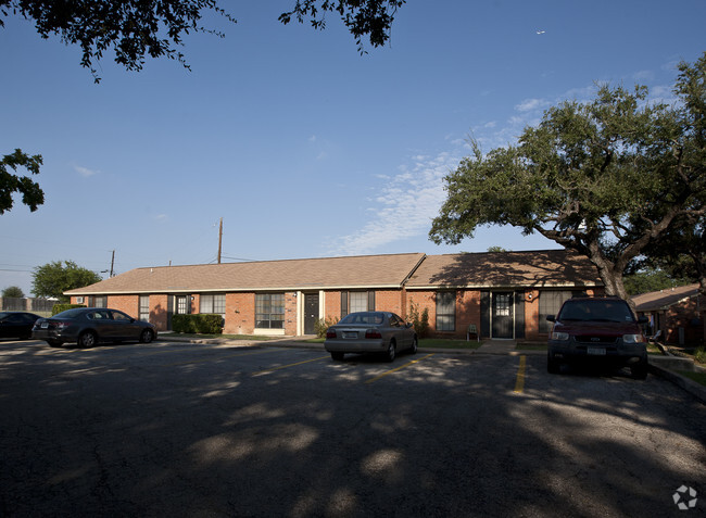 Building Photo - Round Rock Grove Apartments