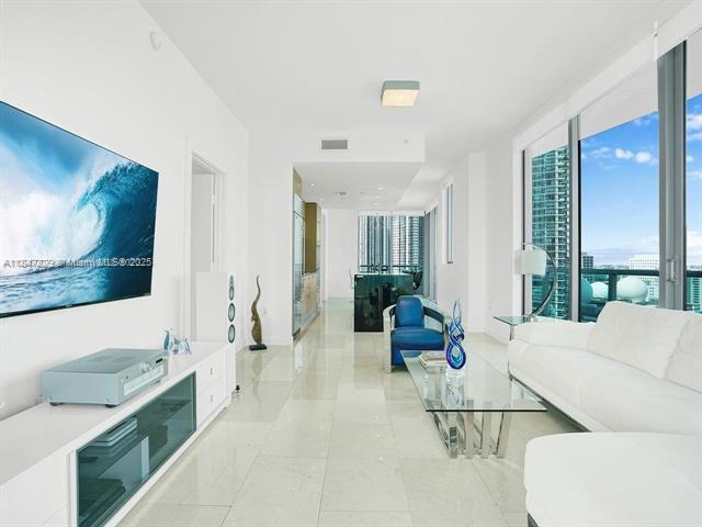 Building Photo - 900 Biscayne Blvd