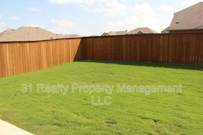 Building Photo - 16616 Central Garden Ln