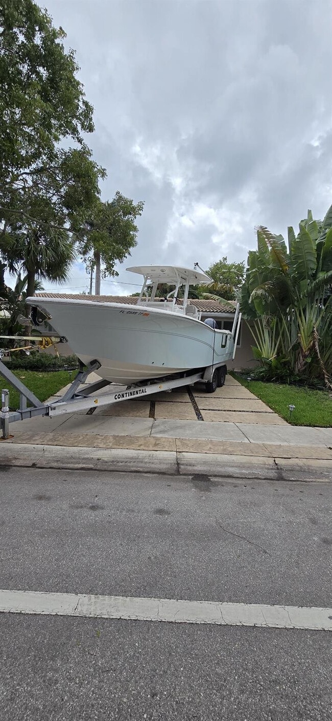 Building Photo - 828 Johnson St