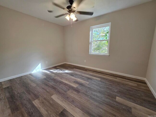 Building Photo - 8 Willowridge Cove