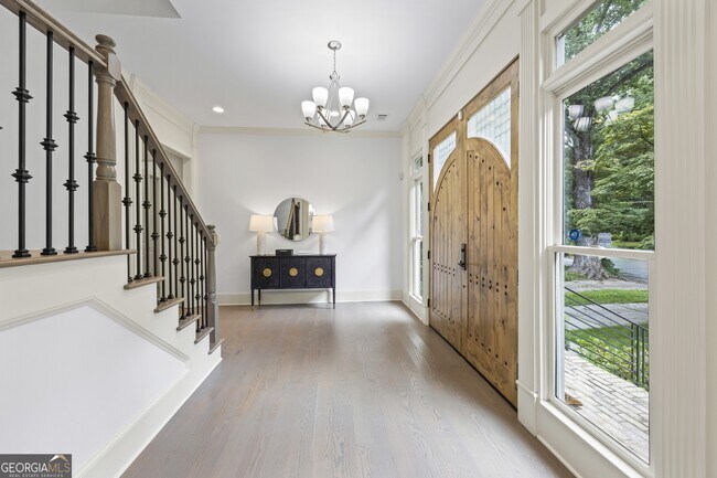 Building Photo - 1742 Helen Dr NE