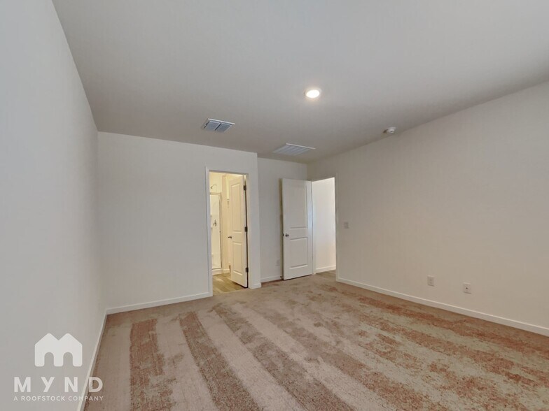 Building Photo - 1058 W Virginia Ave