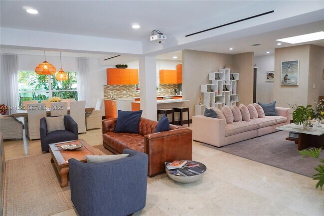 Building Photo - 247 Shore Dr S