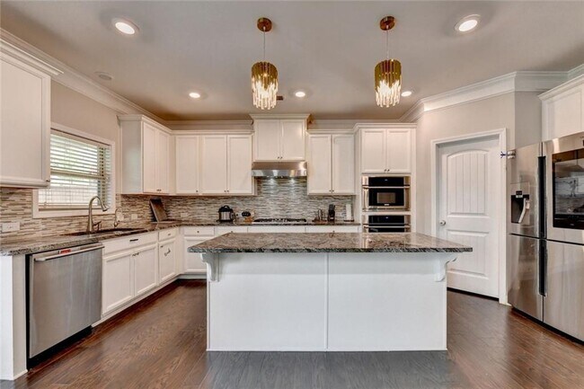Building Photo - 6035 Ashborough Park