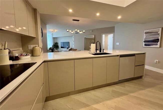 Building Photo - 16699 Collins Ave