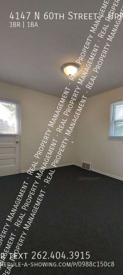 Building Photo - Spacious Partially Rehabbed 3 Bedroom Uppe...