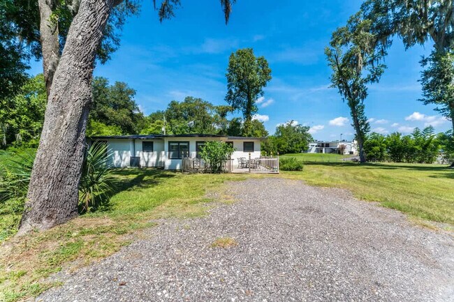 Building Photo - 6057 Fleetwood Rd