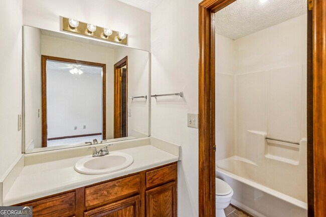 Building Photo - 1105 Booth Ct SW