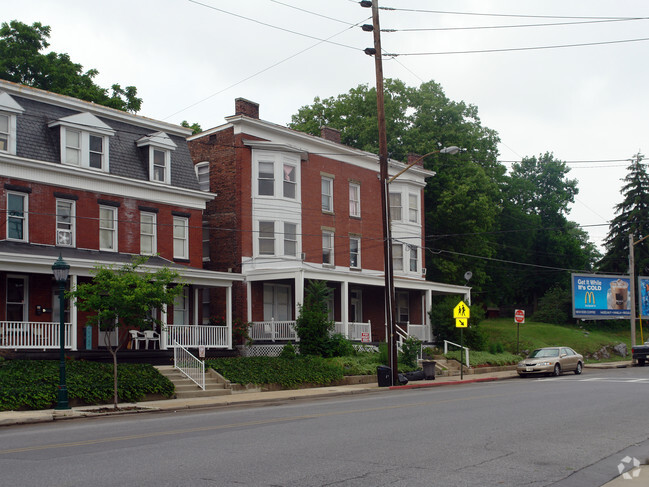 Primary Photo - The Summit Building