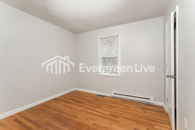 Building Photo - 808 Gordon St