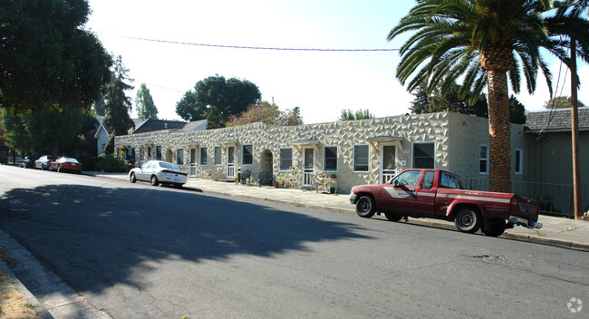 Primary Photo - 172-182 W G St