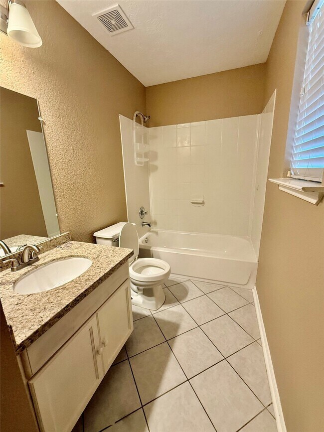 Building Photo - 447 Silky Leaf Dr