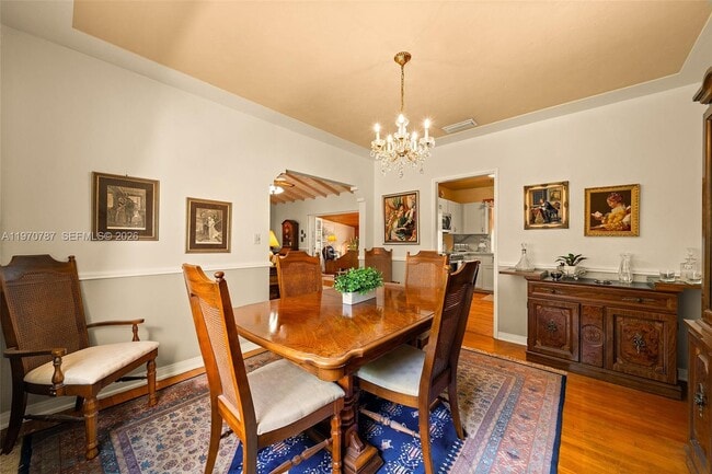 Building Photo - 430 NE 52nd Terrace