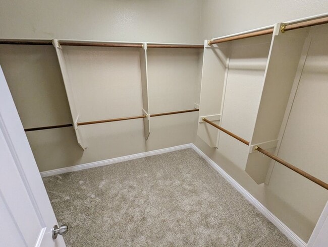 Building Photo - 2782 Lochleven Way