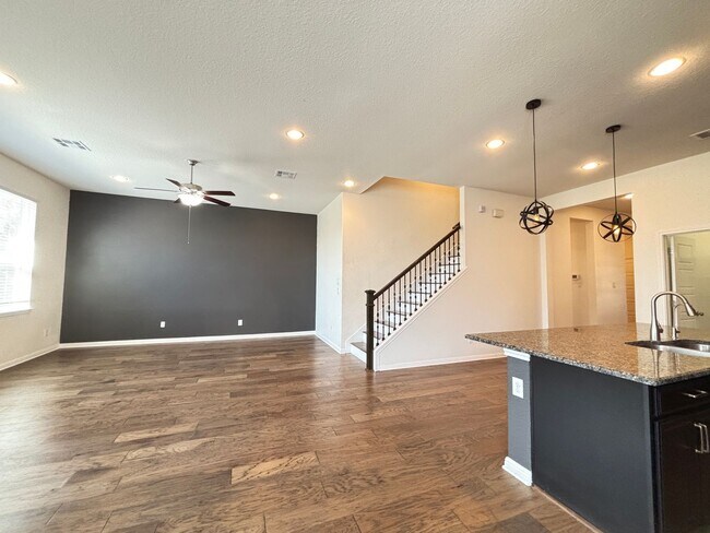 Building Photo - Beautiful 4-Bedroom Home with Free Communi...