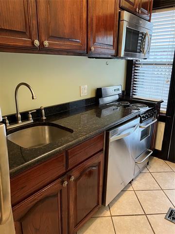 Building Photo - 826 Blaylock Dr