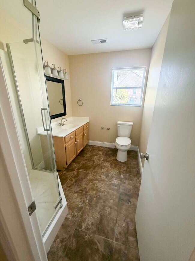 Building Photo - 1333 Copper Dr